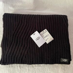 Black UGG ribbed knit scarf new with tag